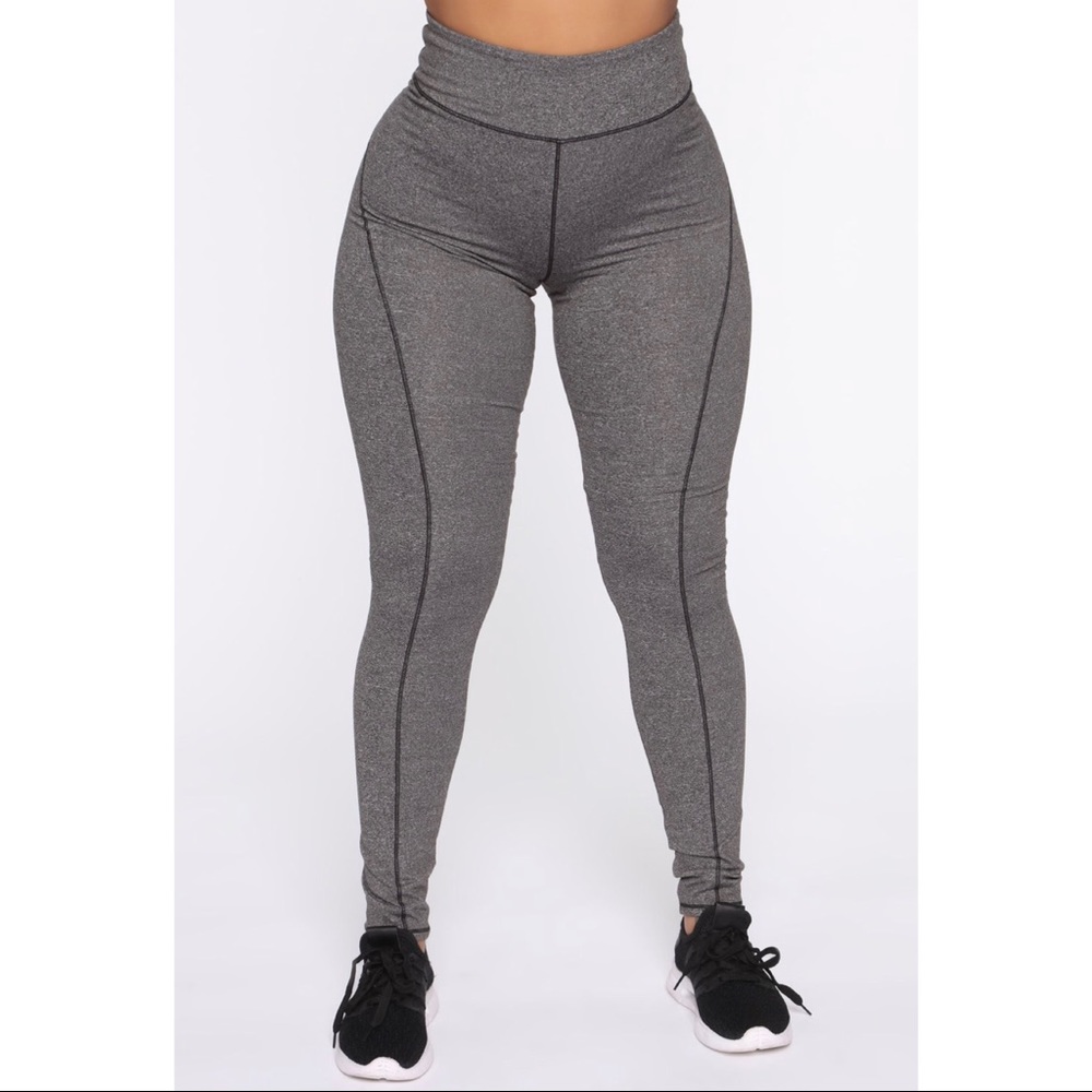 🎉$10 SALE! Fashion Nova Gray Leggings💕